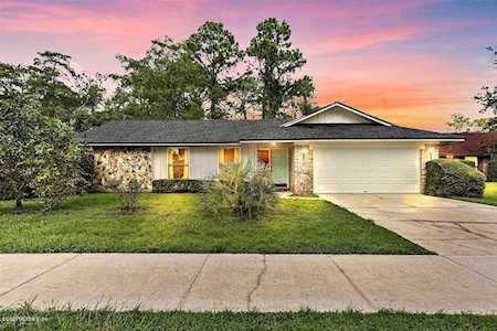3435 Chrysler Dr Jacksonville, FL 32257