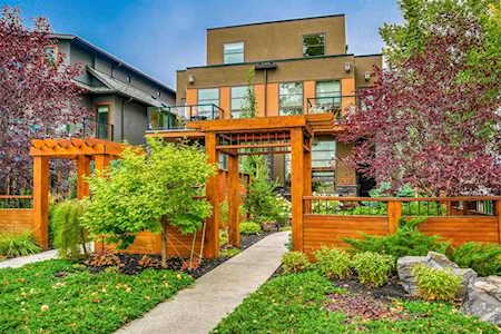 1812 Westmount Blvd NW Calgary, AB T2N 3G8