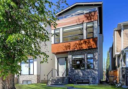 826 23 Ave NW Calgary, AB T2M 1T2