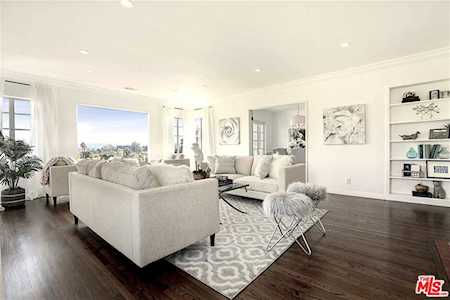 2418 Ronda Vista Drive Los Angeles, CA 90027