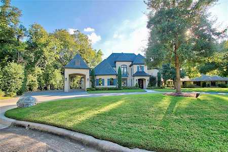 7155 W Circle Drive Dallas, TX 75214