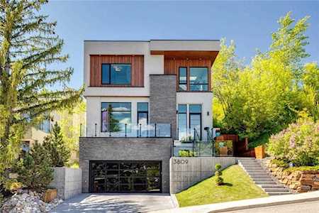 3809 8A St SW Calgary, AB T2T 3B6