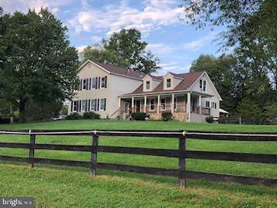 35583 Windover Hill Ln Round Hill, VA 20141