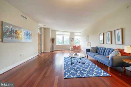 8220 Crestwood Heights Dr #611 Mclean, VA 22102