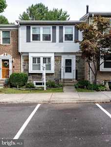446 Colonial Ridge Ln Arnold, MD 21012