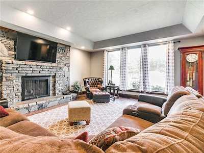 1601 Hazelhurst Edmond, OK 73013