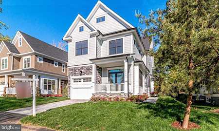 4835 Little Falls Rd Arlington, VA 22207