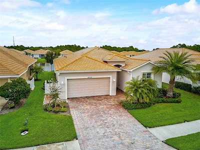 6408 Grand Cypress Blvd North Port, FL 34287