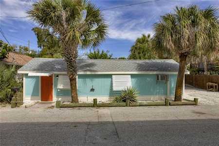 106 94th Ave Treasure Island, FL 33706