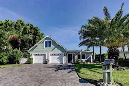 318 La Hacienda Dr Indian Rocks Beach, FL 33785