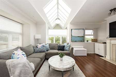 725 W 7th Avenue #108 Vancouver, BC V5Z 1B9