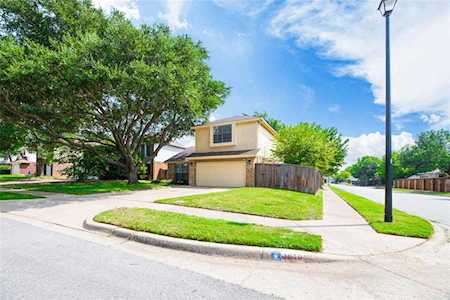 1619 Stoneway Drive Grapevine, TX 76051