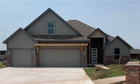 11201 Eagle Ct Yukon, OK 73099