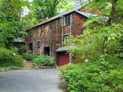 18 Lanark Rd Wellesley, MA 02481