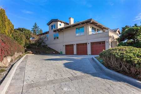 1526 90th Place NE Clyde Hill, WA 98004