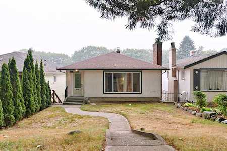 3630 E Pender Street Vancouver, BC V5K 2E4