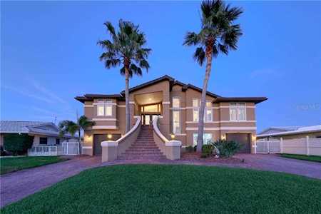 514 Harbor Dr N Indian Rocks Beach, FL 33785