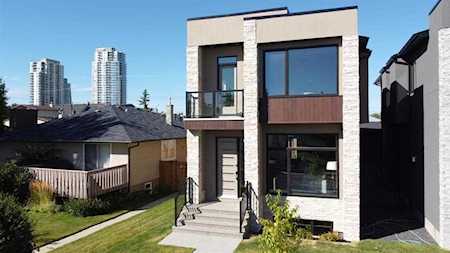3118 14 Ave SW Calgary, AB T3C 0X1