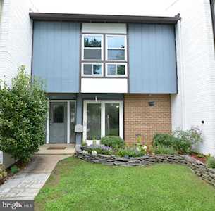 7279 Larrup Ct Alexandria, VA 22315