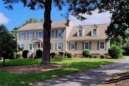 8807 Thornton Heath Dr Chesterfield, VA 23832