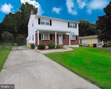 1318 Aster Dr Glen Burnie, MD 21061