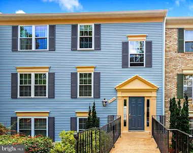 7743 Inversham Dr #198 Falls Church, VA 22042