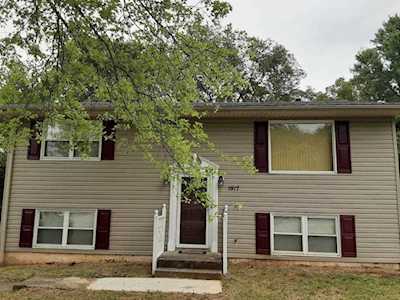 1917 NW Angus Roanoke, VA 24017