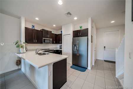4204 N Dixie Hwy #9 Oakland Park, FL 33334