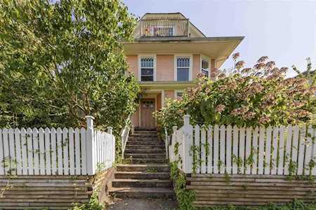 1616 Kitchener Street Vancouver, BC V5L 2W2