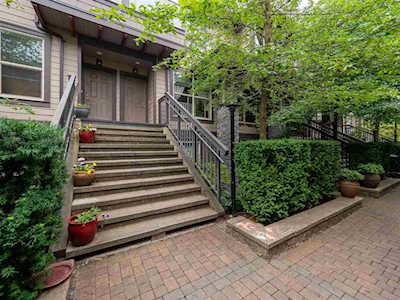 308 E 14th Street #9 North Vancouver, BC V7L 2N6