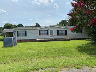 2521 Pacer Ln Statesville, NC 28677
