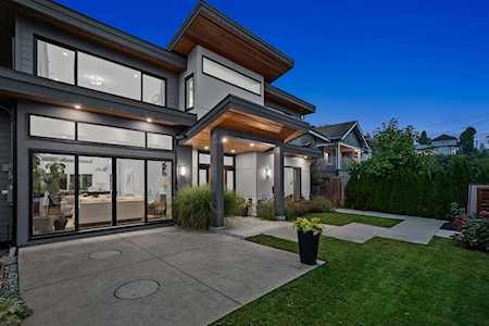 144 W Kings Road North Vancouver, BC V7N 2L8