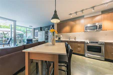221 Union Street #211 Vancouver, BC V6A 0B4