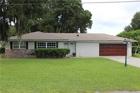 17 N Perry Ave Fort Meade, FL 33841