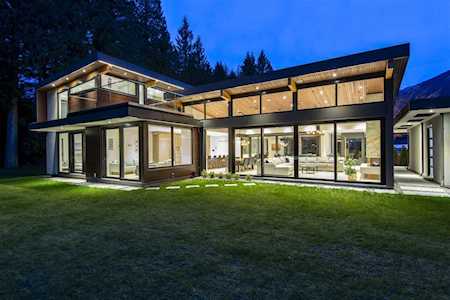 4011 Lions Avenue North Vancouver, BC V7R 3S2