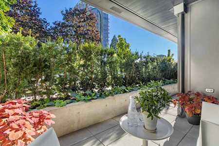 1553 W 8th Avenue Vancouver, BC V6J 1T5