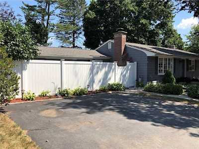 3 Peach Blossom Ln Smithfield, RI 02828