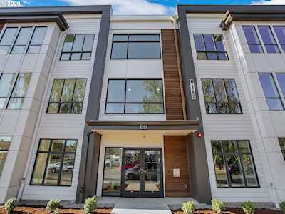 425 NE Bryant St #201 Portland, OR 97211