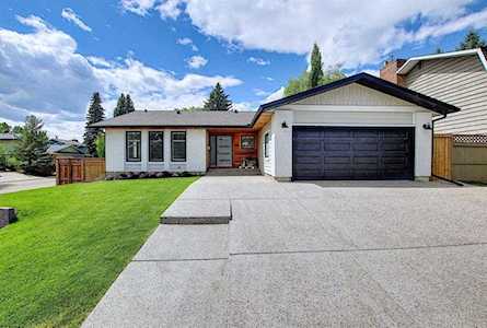 103 Lake Mead Place SE Calgary, AB T2J 3Z7