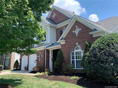 14204 Stewarts Bend Ln Charlotte, NC 28277