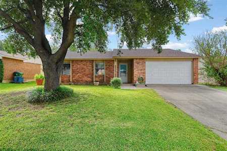 6808 Glenhurst Drive North Richland Hills, TX 76182