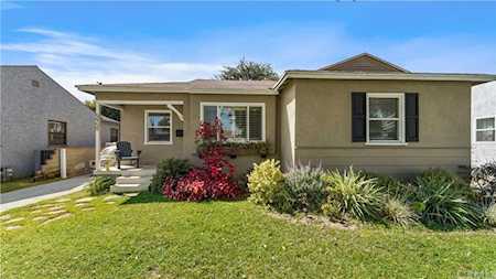 5959 Bellflower Boulevard Lakewood, CA 90713