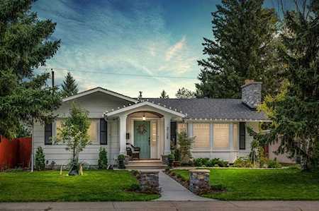 3108 Leduc Crescent SW Calgary, AB T3E 5W9