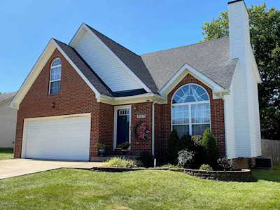 223 Woodfield Cir Shelbyville, KY 40065