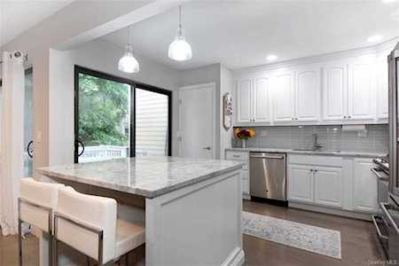 35 Westwood Circle Greenburgh, NY 10533