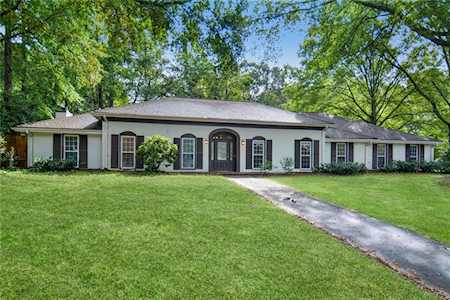 5790 Riverwood Dr Sandy Springs, GA 30328