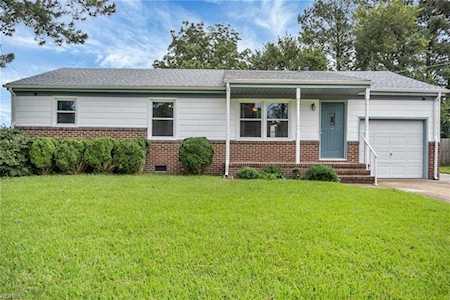 1105 Saint Julian Dr Chesapeake, VA 23323