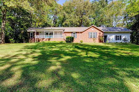 1548 Hidden Meadow Dr Cottontown, TN 37048
