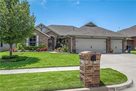 8724 NW 72nd Ct Warr Acres, OK 73132