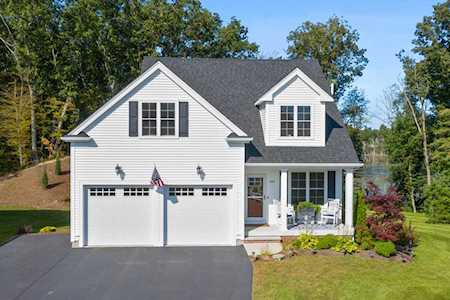 105 Pheasant Run Ct Wrentham, MA 02093